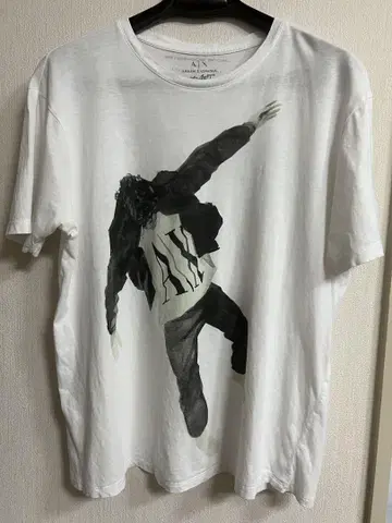 ARMANI EXCHANGE 아트 프린트 화이트 티셔츠