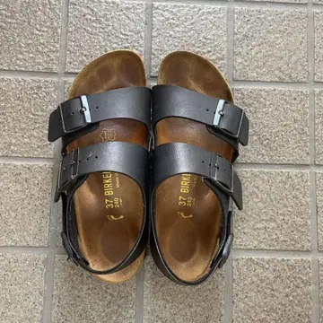 BIRKENSTOCK 샌들