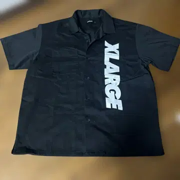 XLARGE 블랙 반팔 셔츠
