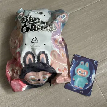 LABUBU THE MONSTERS 에너지에 푹 빠진 라브부