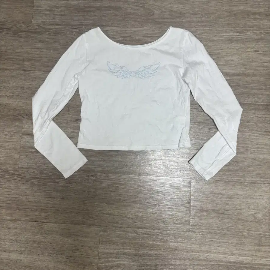 【hug your skin】韓国人気★Angel Wings Top (reversible) Hug Your Skin Angel Wing Top #허그유어스킨,#롱슬리브 on