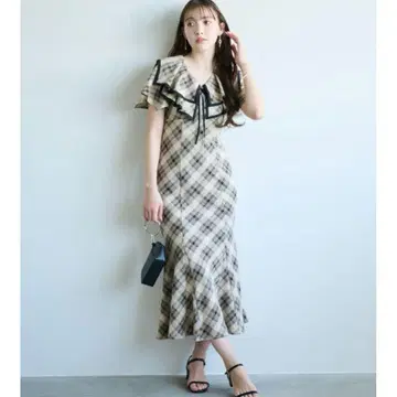 릴리안 캐럿 스퀘어 프릴 머메이드 원피스 체크