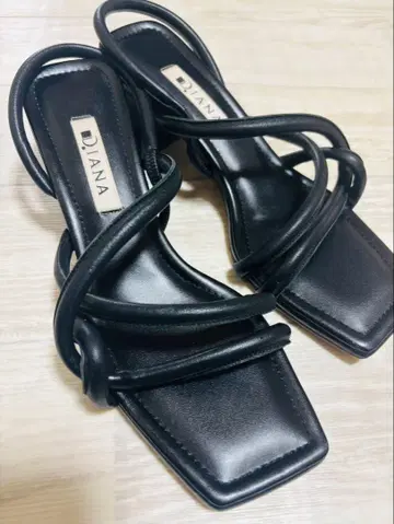 DIANA 블랙 스트랩 샌들 22.5cm