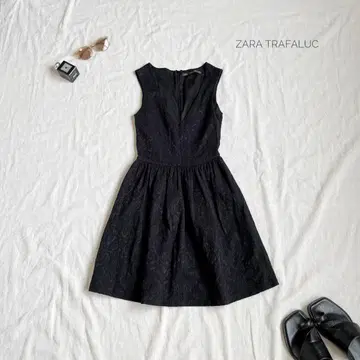 새상품급 ZARA 자수 슬리브리스 자카드 원피스 블랙 드레시