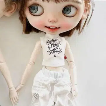 브라이스 아이시 인형 화이트 상의