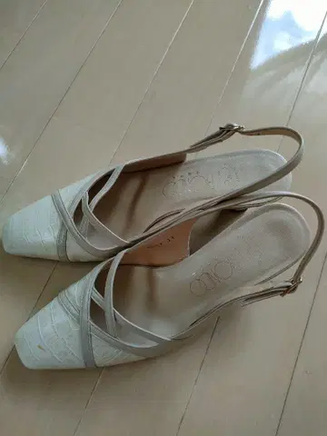 베이지 슬링백 샌들 23cm