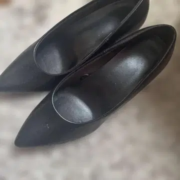 블랙 스틸레토 하이힐
