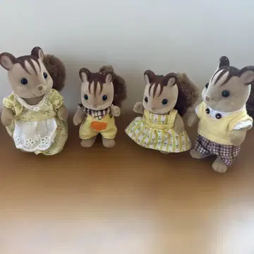실바니안 패밀리 시마리스의 부모와 자식
