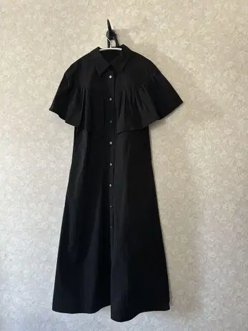 어도어 프릴 블랙 셔츠 원피스 반팔 롱