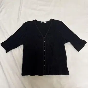 리브 니트 블랙 V넥 가디건