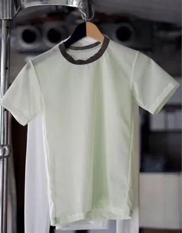 OVERNEATH 오버니즈 메쉬 T