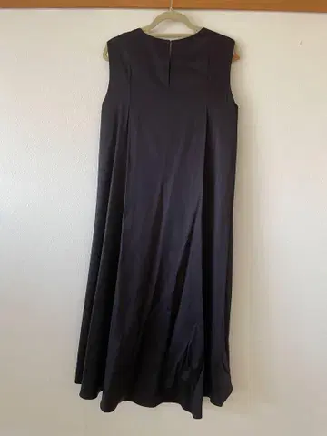 UNITED ARROWS 블랙 슬리브리스 드레스