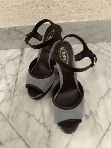 TOD'S 블루 x 브라운 샌들