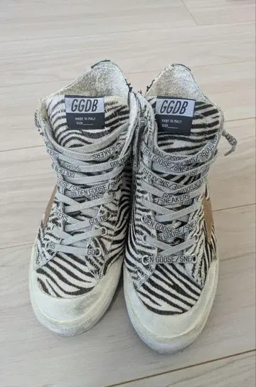 Golden Goose Francy 제브라 패턴 스니커즈 (37 사이즈)