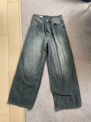 자라 슈퍼 배기 핏 청바지 EU36