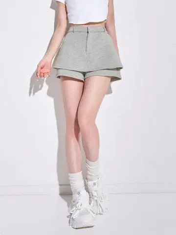 다리치!! 실루엣 컷 스커트 같은 숏 팬츠