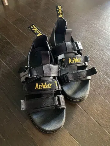 Dr.Martens 닥터마틴 피어슨 멀티 스트랩 샌들
