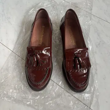 Russell & Bromley 버건디 로퍼 37