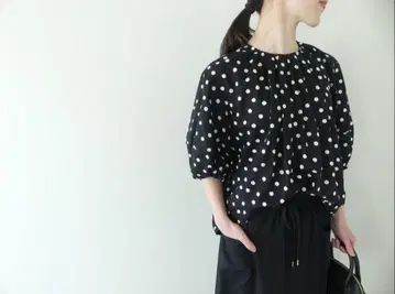 Ballsey 도트 무늬 반팔 블라우스