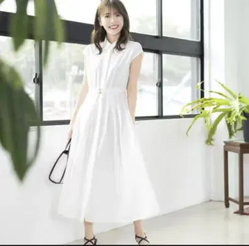 미슈마슈 카라 부착 화이트 쉬폰 롱 원피스