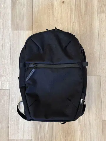 블랙 백팩