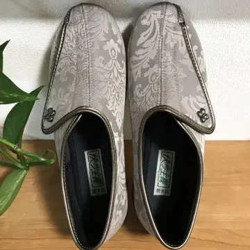 간호용 실내외 겸용 신발