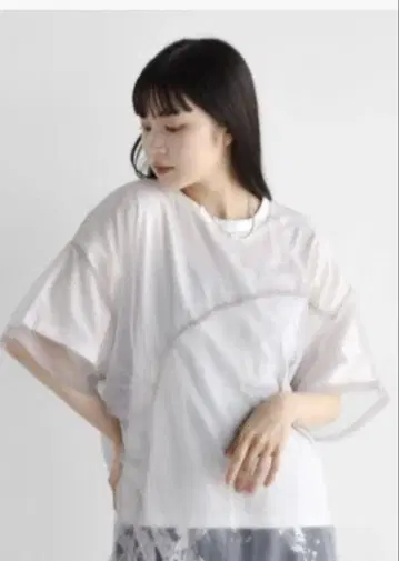 미사용 새상품 LADIATE 얇은 명주 레이어드 티셔츠 라디에이트