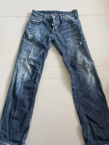 Dsquared2 (디스퀘어드) 데미지 가공 데님 청바지