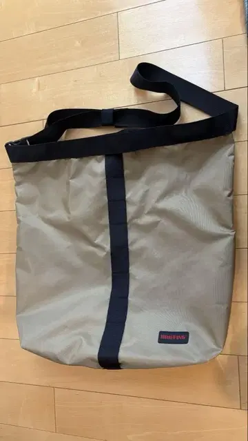브리핑 토트백 점퍼 M