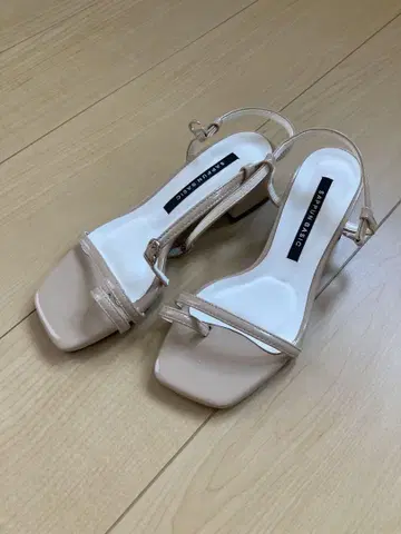 베이지 스트랩 샌들 힐 22.5cm