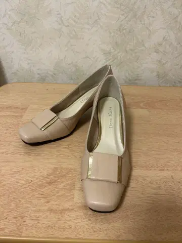 미사용 새상품 Diana Miss 베이지 스퀘어토 펌프스