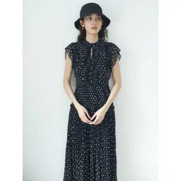 snidel 새상품급 플리츠 프린트 원피스 도트 블랙 사이즈 2