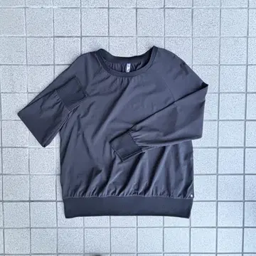 다크 그레이 긴팔 티셔츠 fabletics