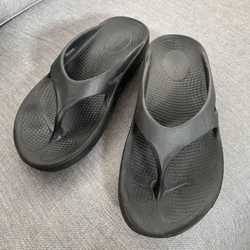 OOFOS 리커버리 샌들 블랙 23cm