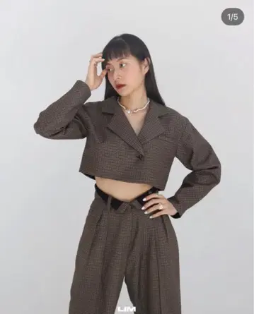 체크 무늬 크롭 테일러드 자켓 #LIMSTUDIOS