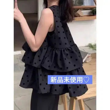 미사용 새상품! 벌스데이 바쉬 같은 형태 도트 프릴 상의