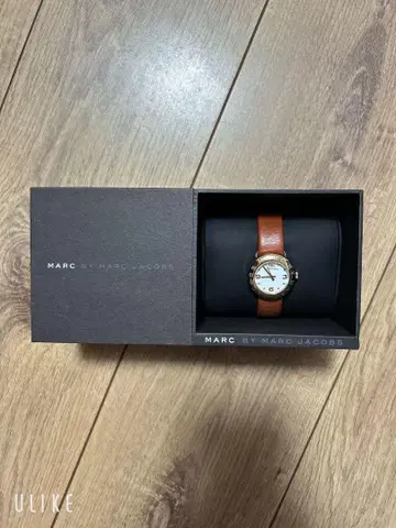 마크제이콥스 아날로그 손목시계
