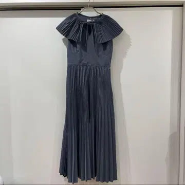 CELFORD 플리츠 칼라 원피스
