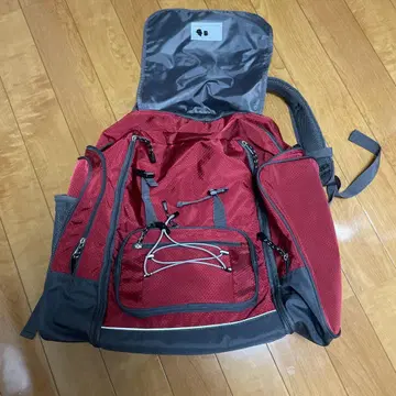 빨간색 멀티 포켓 백팩