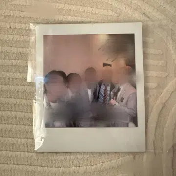 M!LK 친필 사인 폴라로이드 아오노오토