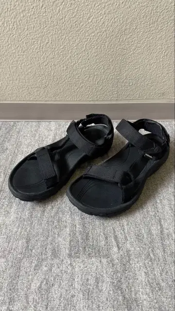 Teva 블랙 스포츠 샌들