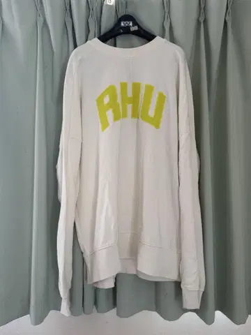 RHU 로고 자수 트레이닝복