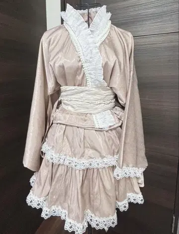 프릴이 달린 핑크 유카타