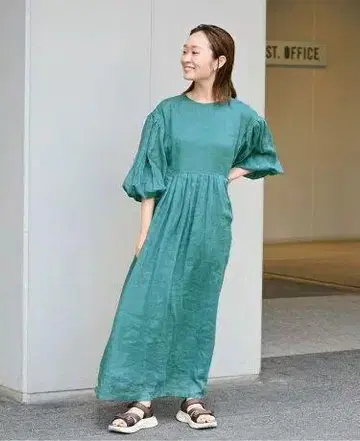 라미 볼륨 슬리브 원피스
