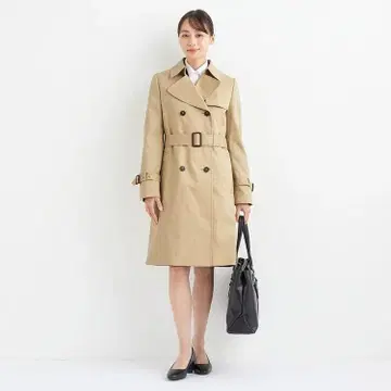 베이지 트렌치코트 허리 벨트 포함