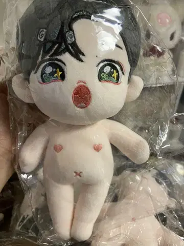 왕이보 봉제 인형 12?