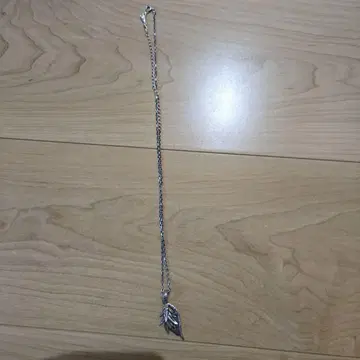 블러디 마리 페더 모티브