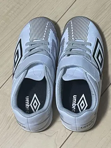 트레이닝 슈즈 엄브로 19cm