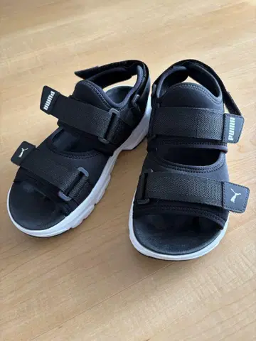 푸마 블랙 샌들 벨크로 22cm