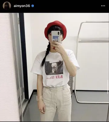 아이묭 착용 개 티셔츠